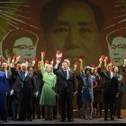 Hye-Youn Lee as Madame Mao, Julia Sporsén as Pat Nixon and the chorus